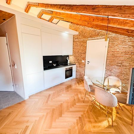 Trieste Boulevard Apartments Bagian luar foto