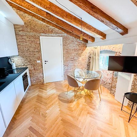 Trieste Boulevard Apartments Bagian luar foto