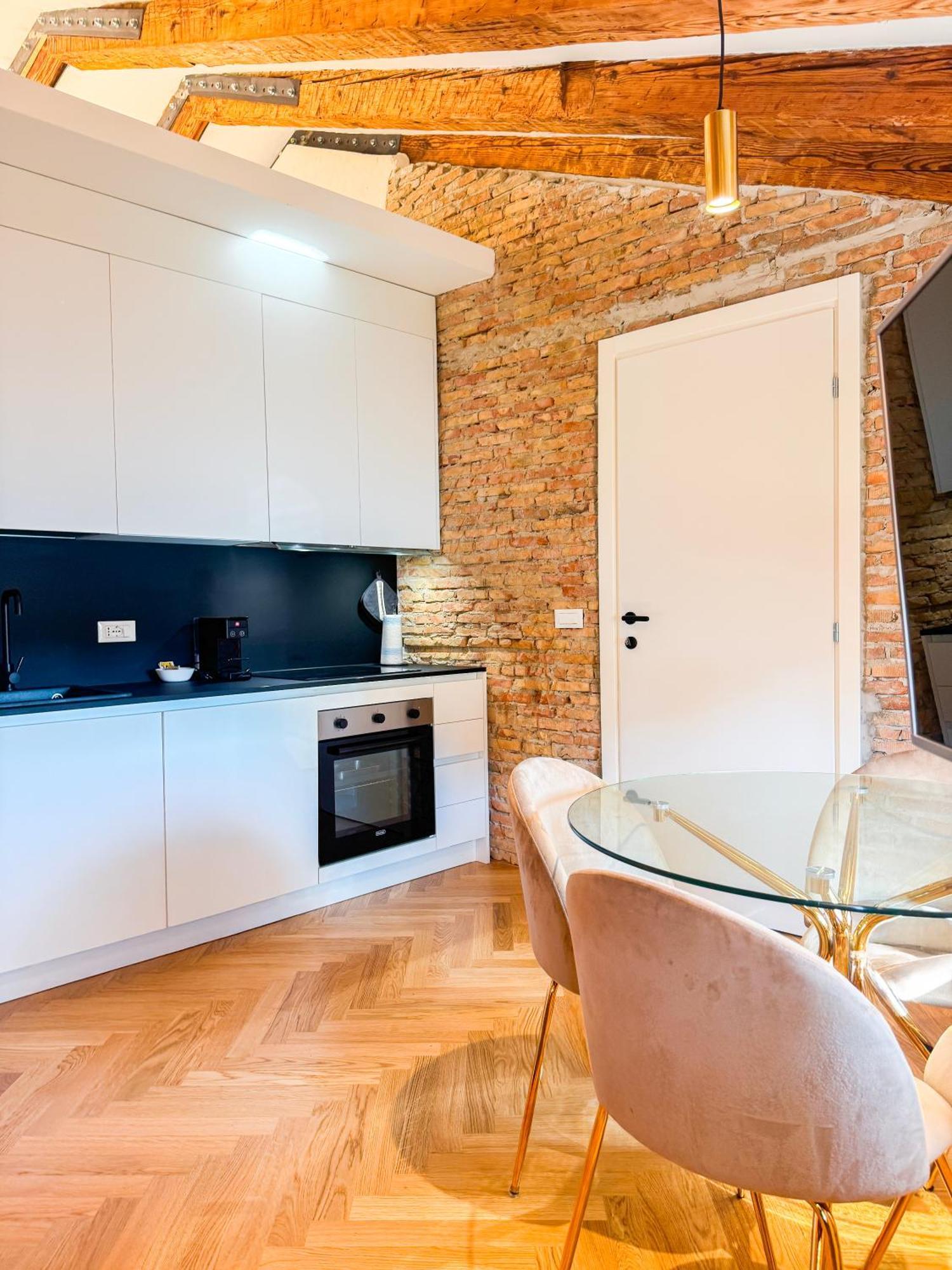 Trieste Boulevard Apartments Bagian luar foto